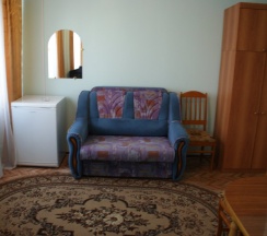 Кровать в общем номере в Цезарь