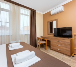 Семейный Двухкомнатный с балконом в Brown hotel
