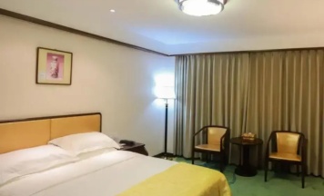 Двухместный номер Budget (без окна) (двуспальная кровать) в Beijing Wang Fu Jing Jade Hotel