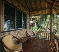 Бунгало с балконом и с видом на море в Railay Garden View Resort