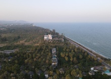 Полулюкс с балконом в Tanaosri Resort Pranburi