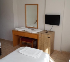 Трёхместный номер Standard в Isinda Hotel