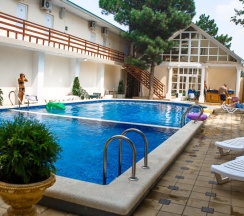 Двухместный номер Standard с балконом и с красивым видом из окна двуспальная кровать в Фотини