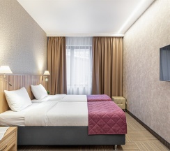 Стандарт "Classic" с 2 односпальными кроватями или одной двуспальной в Harbor Club Hotel