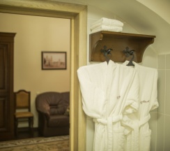 Двухместный люкс двуспальная кровать в Hotel Monastyrski Minsk City Centre