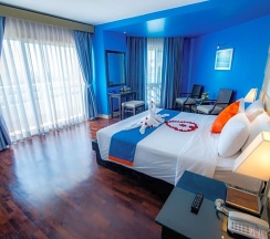 Двухместный номер Deluxe seafront двуспальная кровать в Seabreeze Jomtien Resort