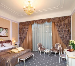 ДЕЛЮКС в Александровский