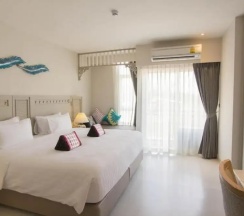 Двухместный номер Deluxe с балконом двуспальная кровать в Panphuree Residence