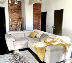 Двухместные апартаменты с 2 комнатами с балконом и с красивым видом из окна двуспальная кровать в Апартаменты InterLoft 6 Old Town Free Parking Wi-Fi 100/50 Smart TV