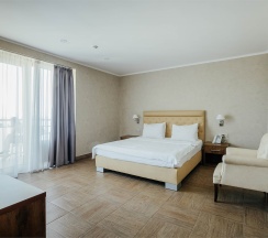 Фэмили Сьюит с балконом боковой вид на море. Корпус 1 в Amza Парк