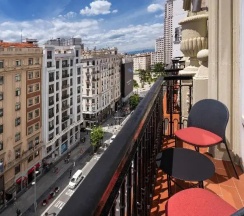 Двухместный номер Superior с балконом (двуспальная кровать) в Senator Gran Vía 70 Spa Hotel