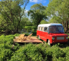 Woody Red в Hippy Hotel