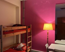 Кровать в общем номере (мужской номер) в Hostel POPLAWOK