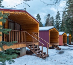 Двухместное шале Classic с красивым видом из окна двуспальная кровать в Forest house resort