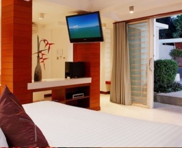 Pool вилла Grand рядом с пляжем в La Flora Resort Patong