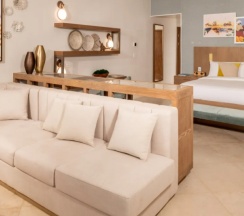 Butler Suite Tranquility Soaking Tub Tufa Terrace Skypool c 1 комнатой с балконом в Sandals Dunns River All Inclusive