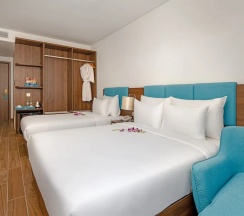 Трёхместный номер Deluxe с балконом и с видом на город в Gold Plaza Hotel Da Nang