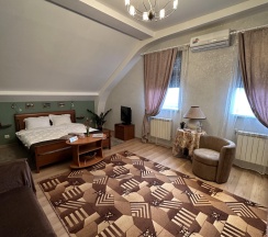Комната стандарт (мансарда) в Ksanta's House (Ксанта Хаус)