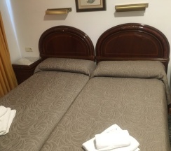 Двухместный номер Standard 2 отдельные кровати в Hostal Conchita Legazpi