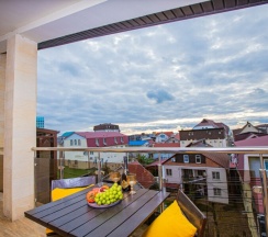 Комфорт 4-местный с двуспальной и односпальной кроватями с террасой в Джульетта