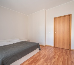 Улучшенная квартира ул. 8 Марта 190 на 17 этаже с отдельной спальней в Rooms-Eкб