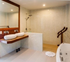 Вилла c 1 комнатой в Howard Johnson by Wyndham Phuket Naiyang