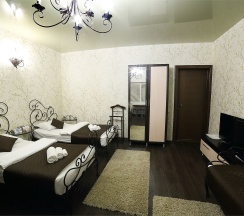 Улучшенный трехместный номер в Chelny Inn