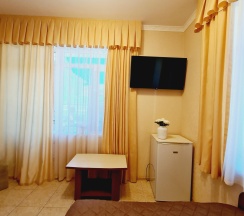 Номер стандарт улучшенный с 1 двуспальной кроватью в Золотой Лев