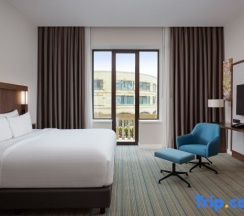 Двухместный номер Superior с видом на город двуспальная кровать в Отель Courtyard by Marriott Baku