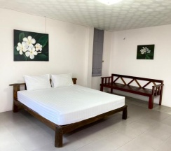 Двухместный номер Standard с балконом двуспальная кровать в No.7 Guesthouse