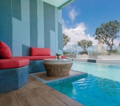 Двухместный номер Pool Access Deluxe с видом на море двуспальная кровать в Crest Resort & Pool Villas