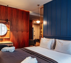 Двухместный люкс с видом на озеро двуспальная кровать в Дом у озера