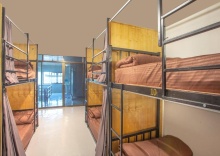 Кровать в общем номере в OYO 723 Lamphun Hostel