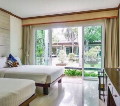 Двухместный номер Deluxe с видом на сад двуспальная кровать в Nirundorn Resort