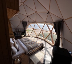 Геокупол на первой линии (размещение строго без животных) в Майтри кэмп на Финском заливе