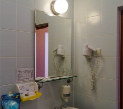 Комфортный двухместный с 1 двуспальной кроватью в Вояжъ