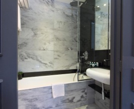 Двухместный номер Classic двуспальная кровать в Hotel Lumen Paris Louvre