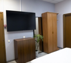 Кровать в мужском шестиместном номере (с TV) в Берег