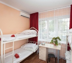 Кровать в общем номере (женский номер) в FM Hostel