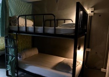 Кровать в общем номере в Doze Hostel