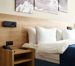 Двухместные апартаменты-студио Корпус Центр №1 двуспальная кровать в Вальсет Премиум