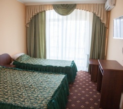 Трехместный номер в Лайм