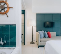 Двухместный номер Deluxe с балконом двуспальная кровать в Sugar Marina Hotel Nautical, Kata Beach