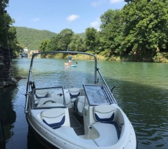Семейный шестиместный номер в Marine River Club