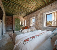 Номер Deluxe с балконом в Aysel Inn House