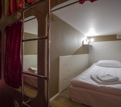 верхняя капсула в Nevsky Capsule Hotel
