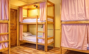 Общий 6 местный номер в Автор