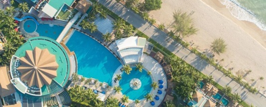 Двухместный номер Standard с видом на бассейн двуспальная кровать в Springfield at Sea Resort & Spa