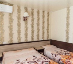 3-местная комната комфорт с балконом в Виктория