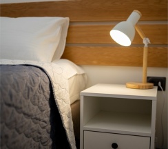 Апартаменты с двумя кроватями, кухней-гостиной  и отдельным входом в Двенадцать